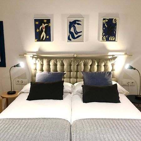 Torre De La Ferreria Apartment Tona Екстериор снимка