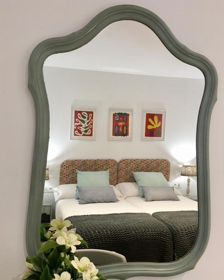 Torre De La Ferreria Apartment Tona Екстериор снимка