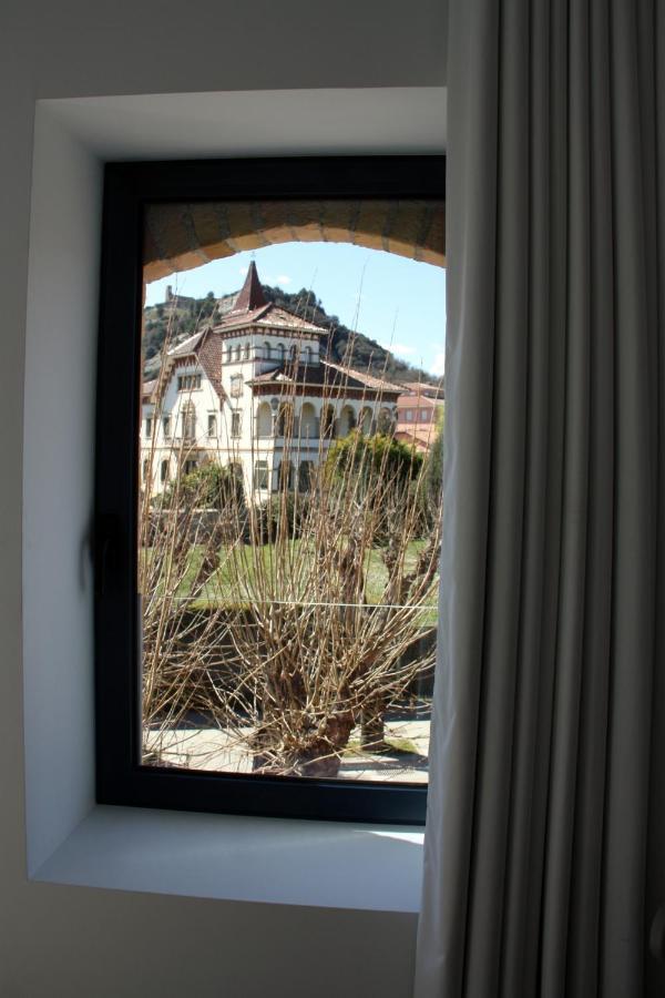Torre De La Ferreria Apartment Tona Екстериор снимка