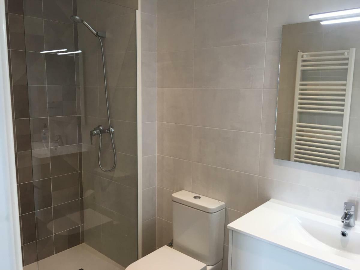 Torre De La Ferreria Apartment Tona Екстериор снимка