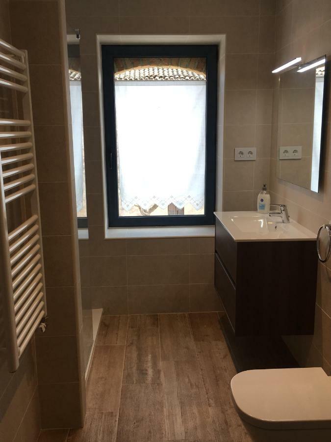 Torre De La Ferreria Apartment Tona Екстериор снимка